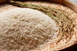 Bạn sẽ không ngờ rằng gạo cũng gián tiếp gây ra mụn trên da.